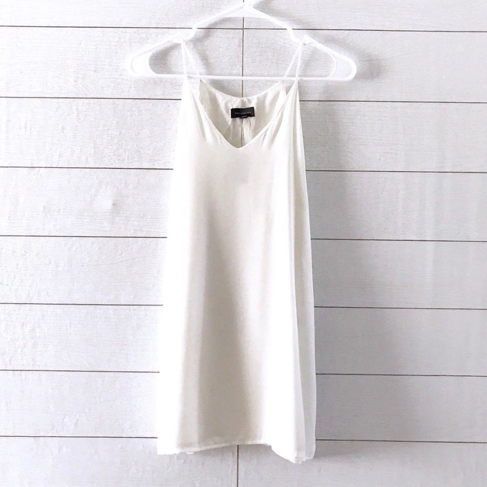 The Limited White Sleeveless Blouse Top